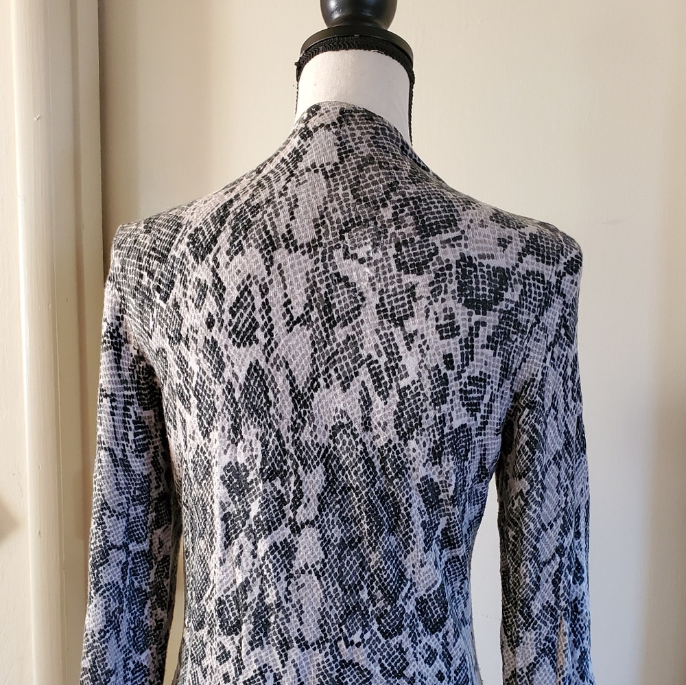 Sweater - Picture 2 of 3